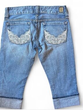 Women’s Light Blue Denim Jeans with Embroidered Back Pockets